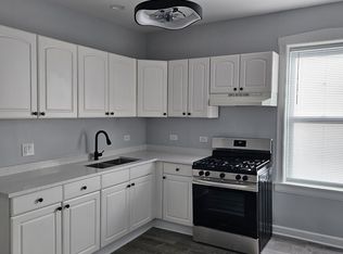 3034 W Walnut St #1, Chicago, IL 60612