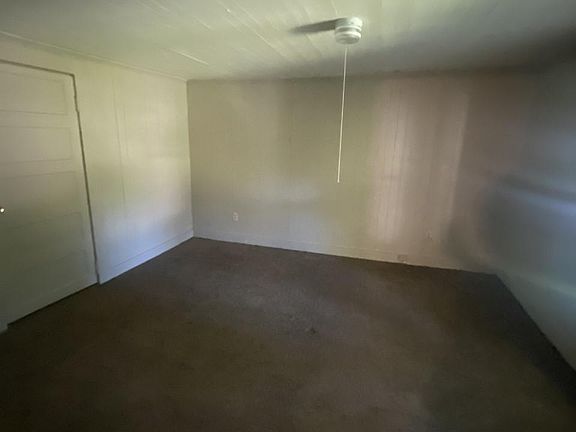 4th image of 1849 Countryman St