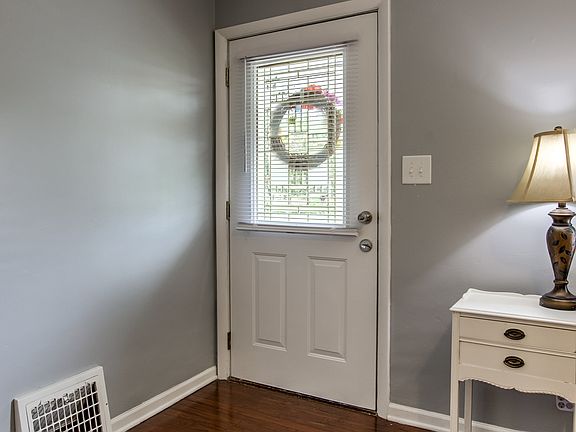 5th image of 425 Cliff Drive Pl