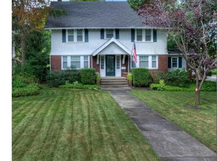 2576 Exeter Rd, Cleveland Heights, OH 44118