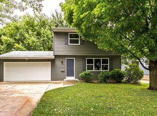 2412 19th St NW, Rochester, MN 55901