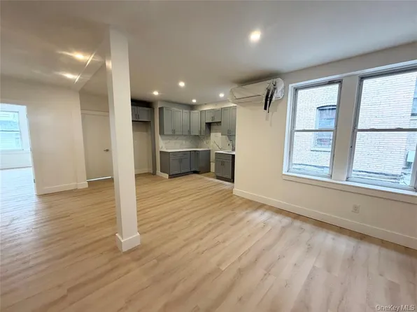 (undisclosed Address), Bronx, NY 10461