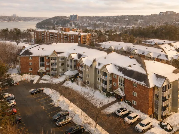 12 Spinnaker Dr #211, Halifax, NS B3N 3A8