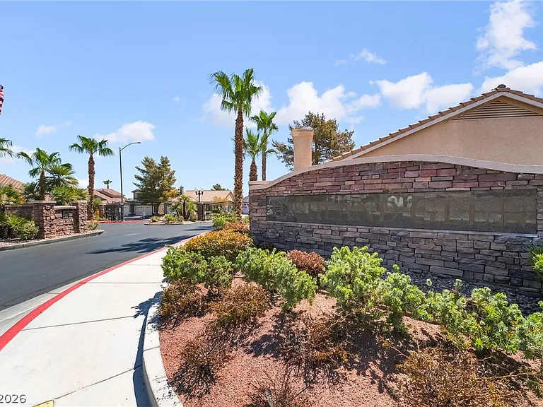 1583 Comfort Hills St — Photo 41