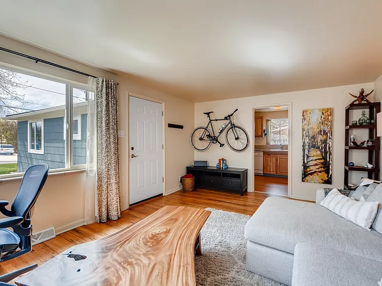216 S Irving St — Photo 5