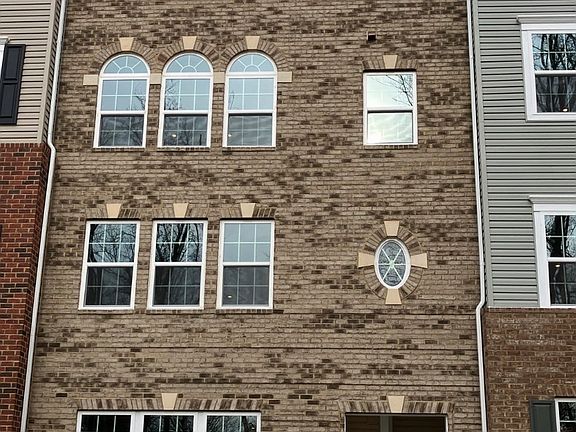 2nd image of 7977 Independence Dr