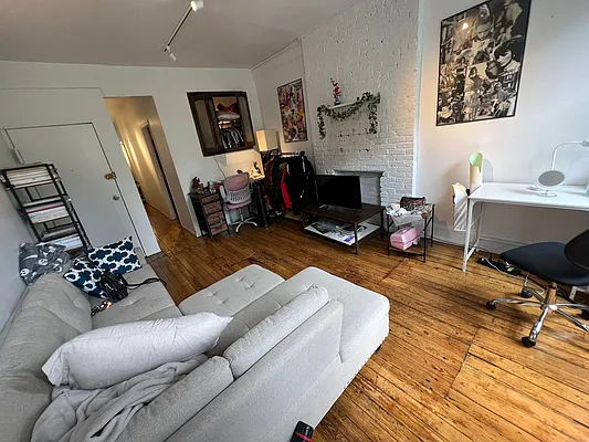 Rented by KNOCKKNOCK LLC | media 2