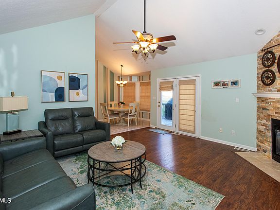 3rd image of 4334 Wallerton Ct