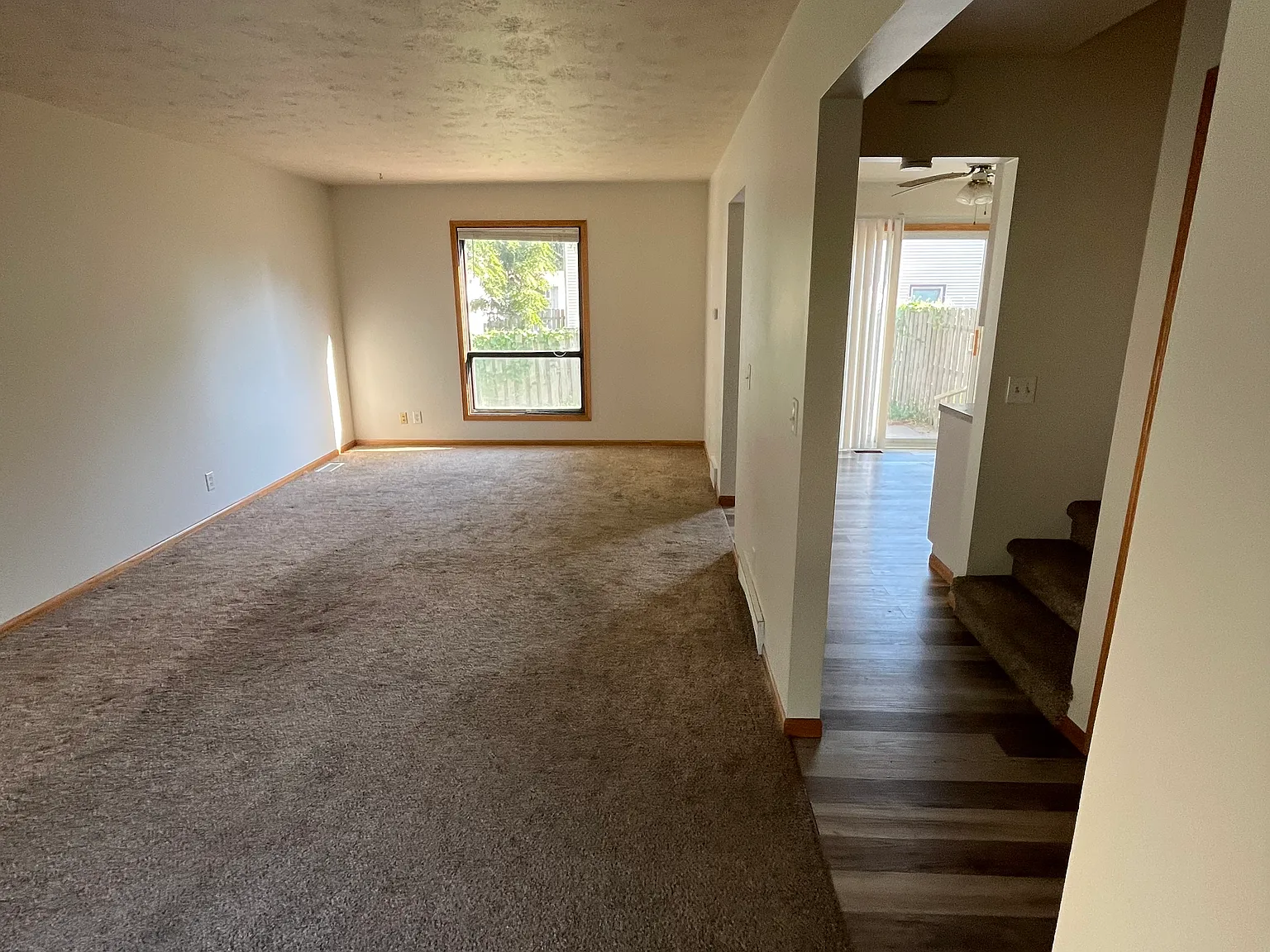 2 bed, 1.5 bath, 1104 sqft, $1,500 — Photo 2
