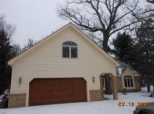 1421 Skiles Ln, Arden Hills, MN 55112