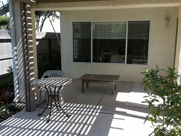 1923 E Desert Island Dr — Photo 17