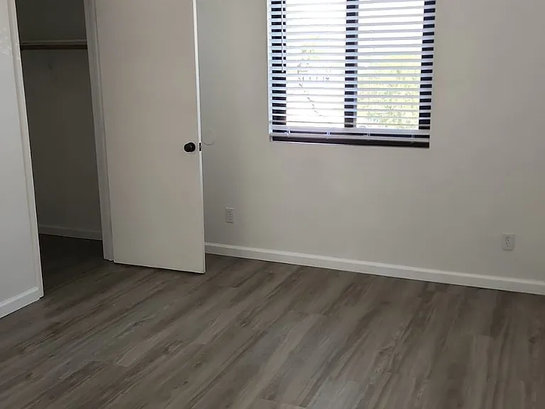 1311 N Gila St #4 — Photo 9