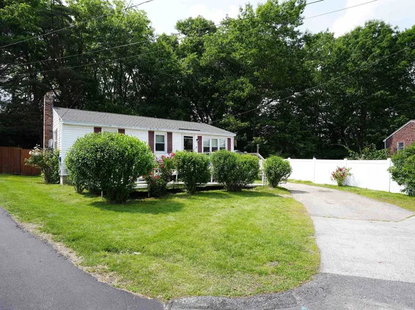 6 Charlton Circle, Nashua, NH 03060