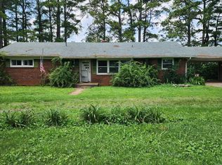 1202 N Main St, Saint Joseph, TN 38481