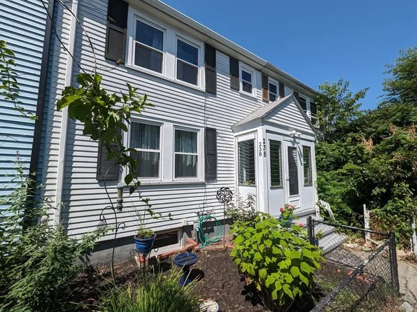 238 Quincy Shore Dr, Quincy, MA 02171