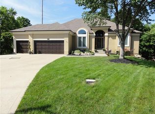 5500 NE Oaks Ridge Ln, Lees Summit, MO 64064