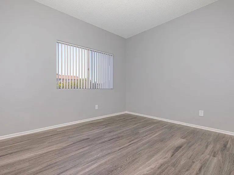 Club Pacifica Apartment Homes — Photo 39