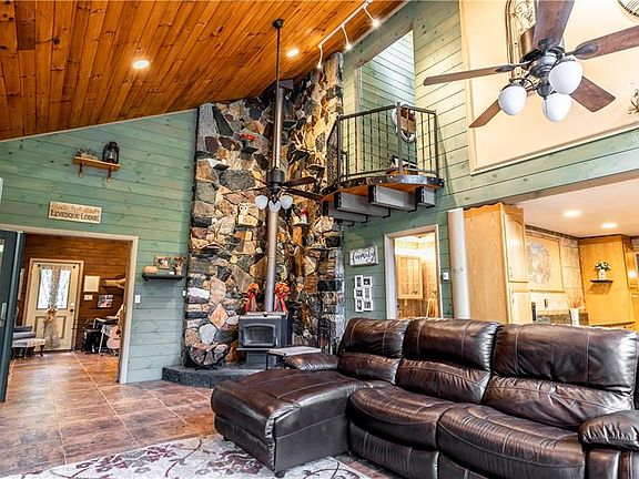 4th image of 45 Brookside Dr