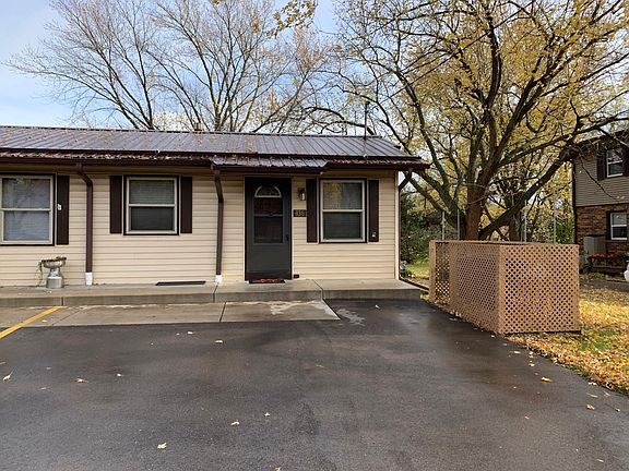 2nd image of 836 Parkview Dr
