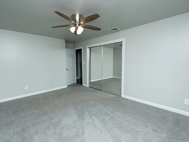1330 Logan St — Photo 11
