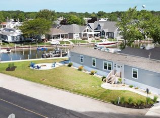 1530 N Starboard Ave, Port Clinton, OH 43452