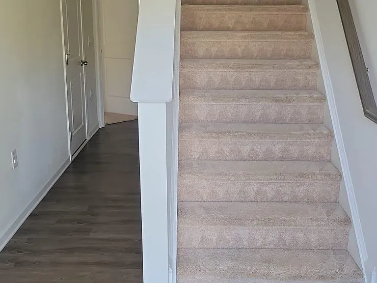 324 Skymont Dr — Photo 10