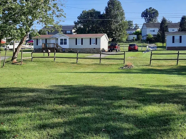 688 Oak Grove Rd, Johnson City, TN 37615