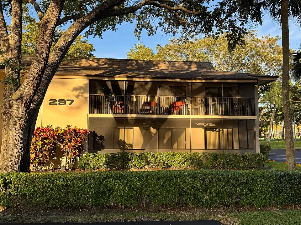 297 Deer Creek Blvd #1305