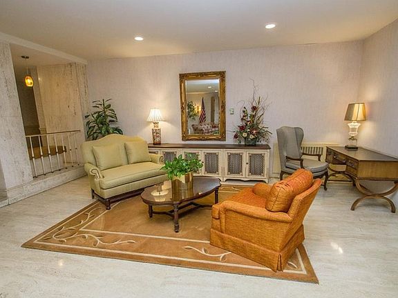 2nd image of 22655 Chagrin Blvd APT 404