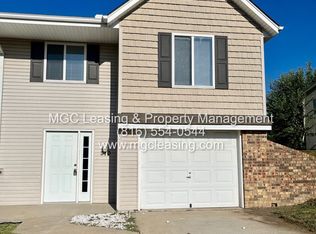 215 NW Monroe St, Lees Summit, MO 64063