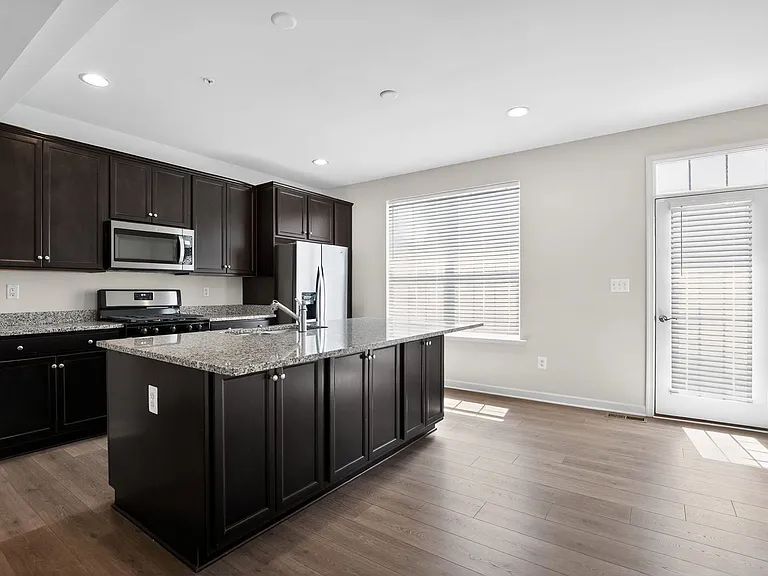 95 Jockey Dr — Photo 2