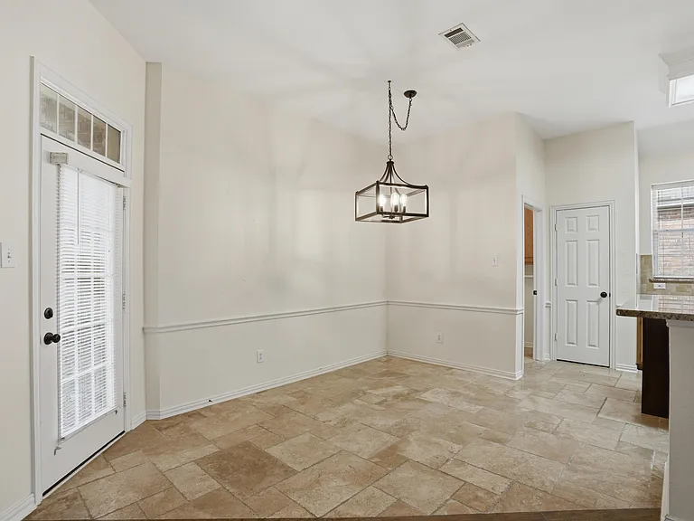 6613 Barclay Ln — Photo 11