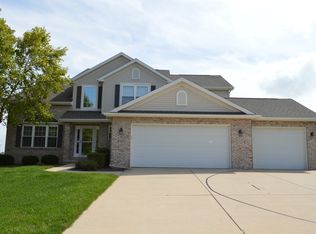 2707 Ark Dr, Bloomington, IL