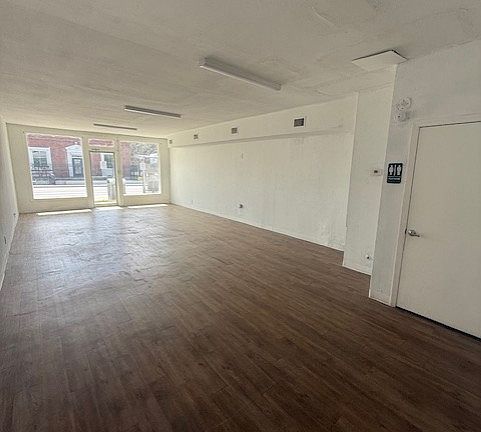 4th image of 1122 Morgan Ave