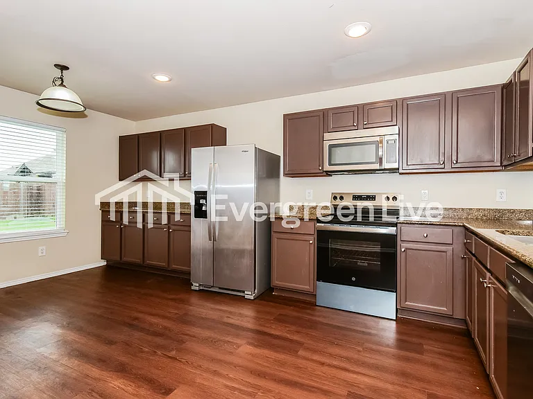 528 Silver Leaf Dr — Photo 6