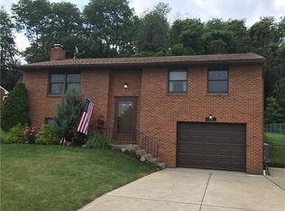 52 Windcrest Dr, Cecil, PA 15321