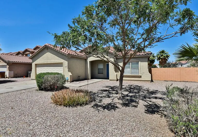 2736 W Mineral Butte Dr — Photo 2