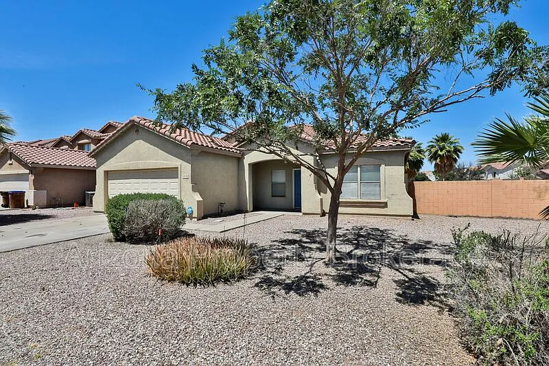 2736 W Mineral Butte Dr