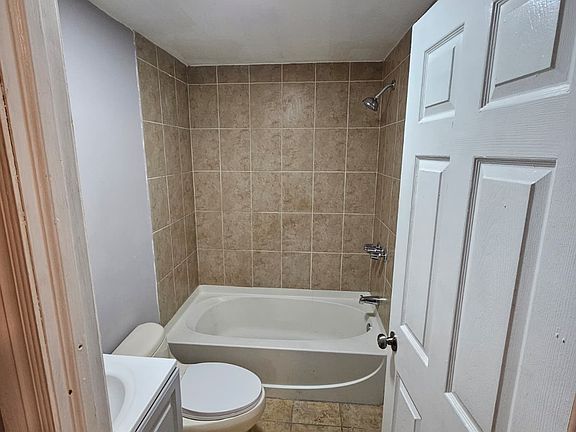 3rd image of 4650 Paul St #1