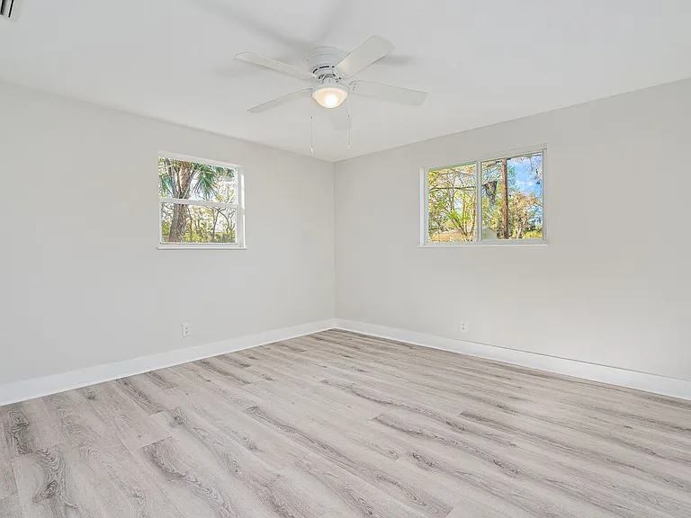 1707 Evergreen St — Photo 16