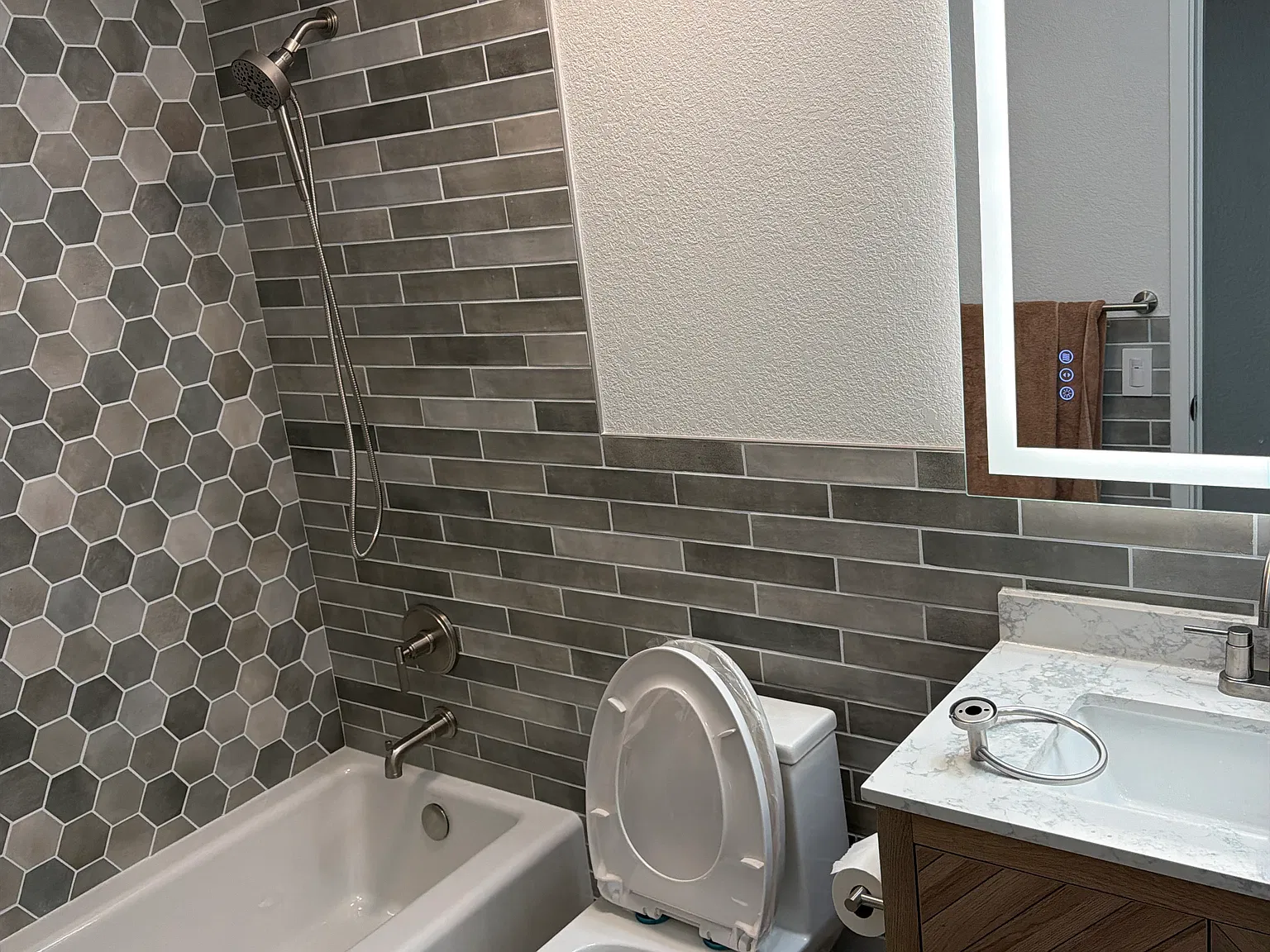 4 bed, 1360 sqft, $3,800 — Photo 1