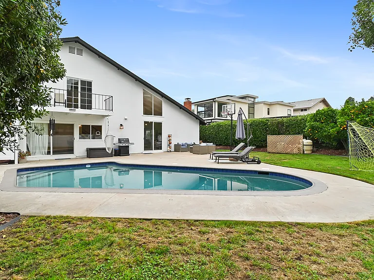6075 Charae St — Photo 24