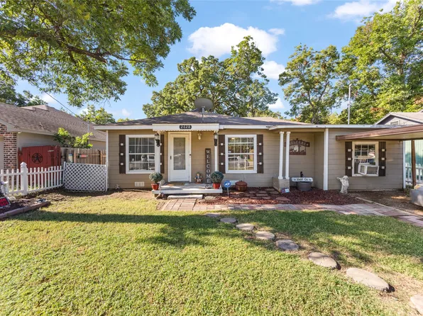 2628 Daisy Ln, Fort Worth, TX 76111