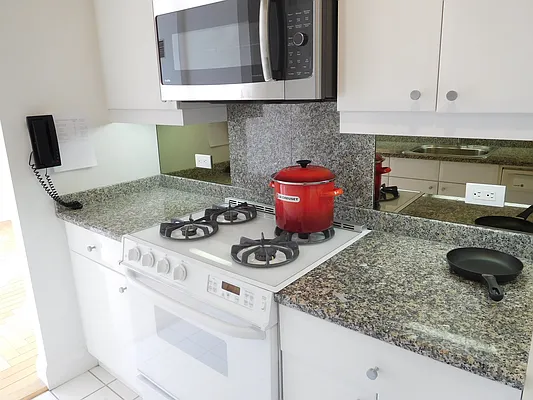 Rented by Renetta Real Estate | media 78