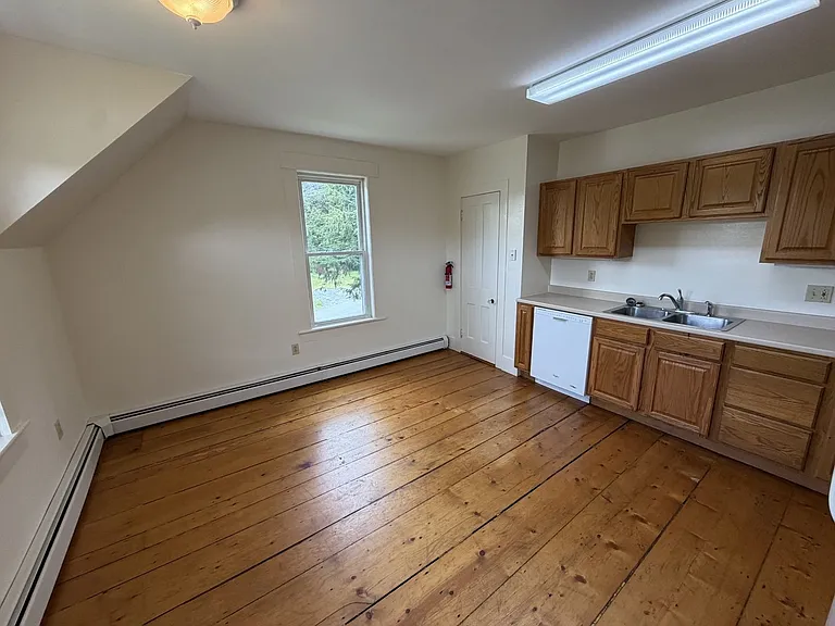 113 Lyme Rd — Photo 4