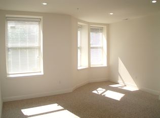 1121 N Calvert St #223, Baltimore, MD 21202