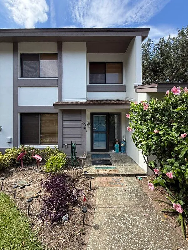 2 bed, 2.0 bath, 1415 sqft, $2,100 — Photo 2