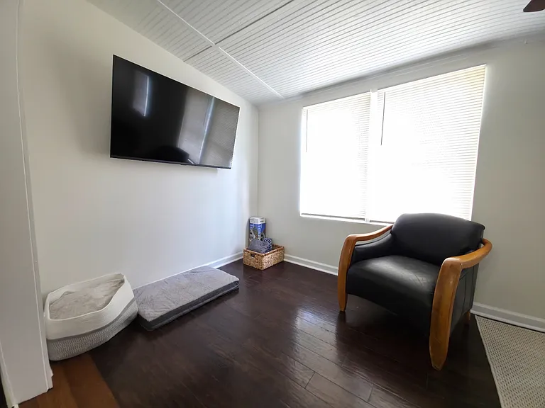 214 Maple St — Photo 11