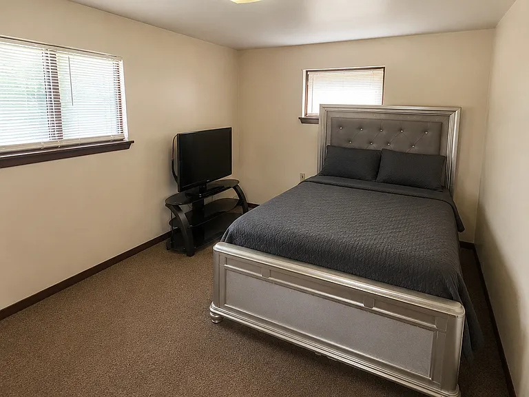 528 Saint Clair Ave #2C — Photo 5