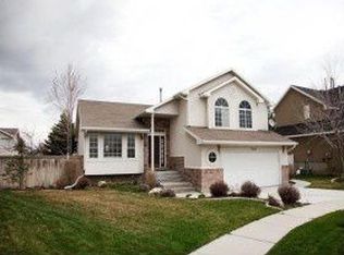 1067 E Barnwood Way, Sandy, UT 84094